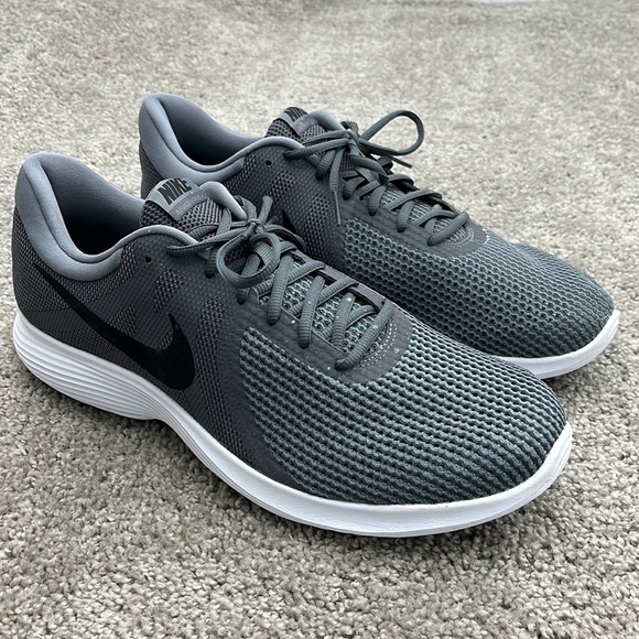 Nike Revolution 4 Gray Green Men’s size 15 - Picture 1 of 13